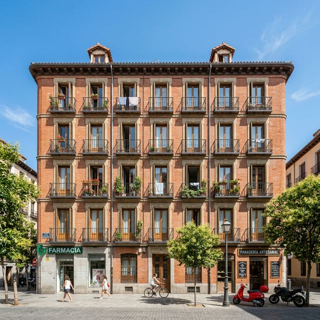 Edificio rehabilitado en Madrid con aislamiento térmico eficiente